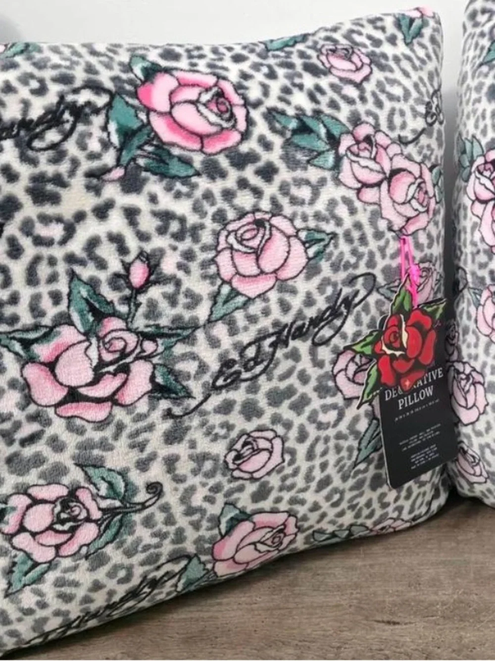 NWT Ed Hardy Decorative Pink Rose Leopard Print Pillow Set of 2